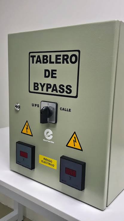 TABLERO BYPASS CON ENCLAVAMIENTO  MECANICO  TRIFASICO 10-15 KVA